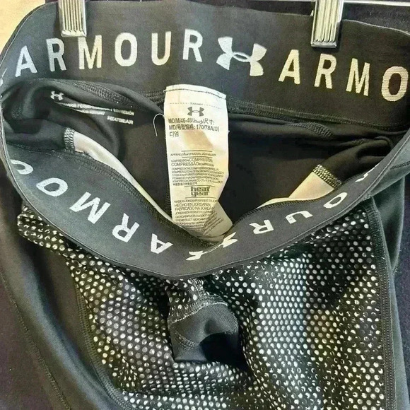 Under Armour Black & White Leggings Women’s Medium - Picture 6 of 7